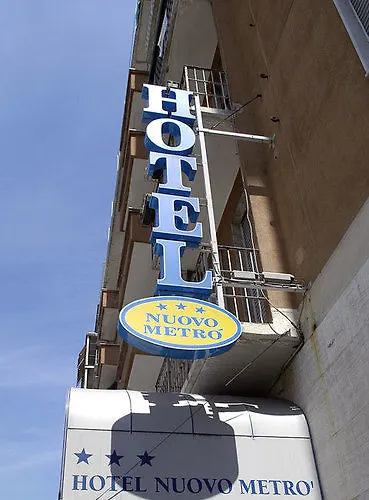 ヌオーヴォ メトロ ホテル 3*