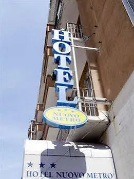 ヌオーヴォ メトロ ホテル 3*