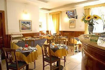 ホテル ヌオーヴォ メトロ 3*